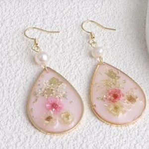 ❤️ FREE Dried Flower Butterfly Tear Water Drop Hipster Classy Chic Hip Earrings